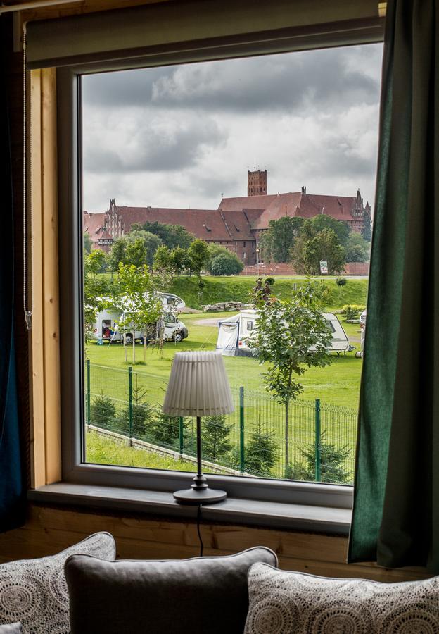 Magnolia Pokoje Goscinne Malbork Exterior foto
